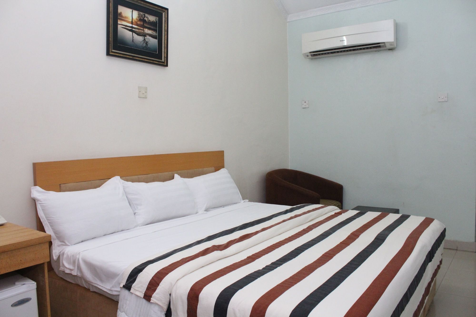 Bluespring Hotel Maryland Dış mekan fotoğraf