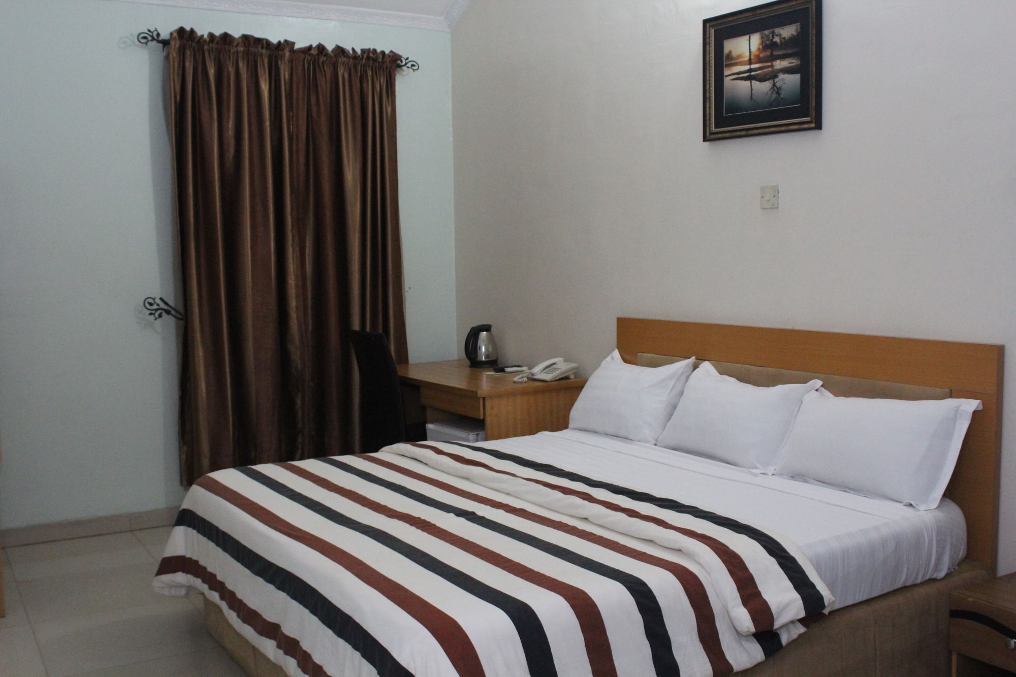 Bluespring Hotel Maryland Dış mekan fotoğraf