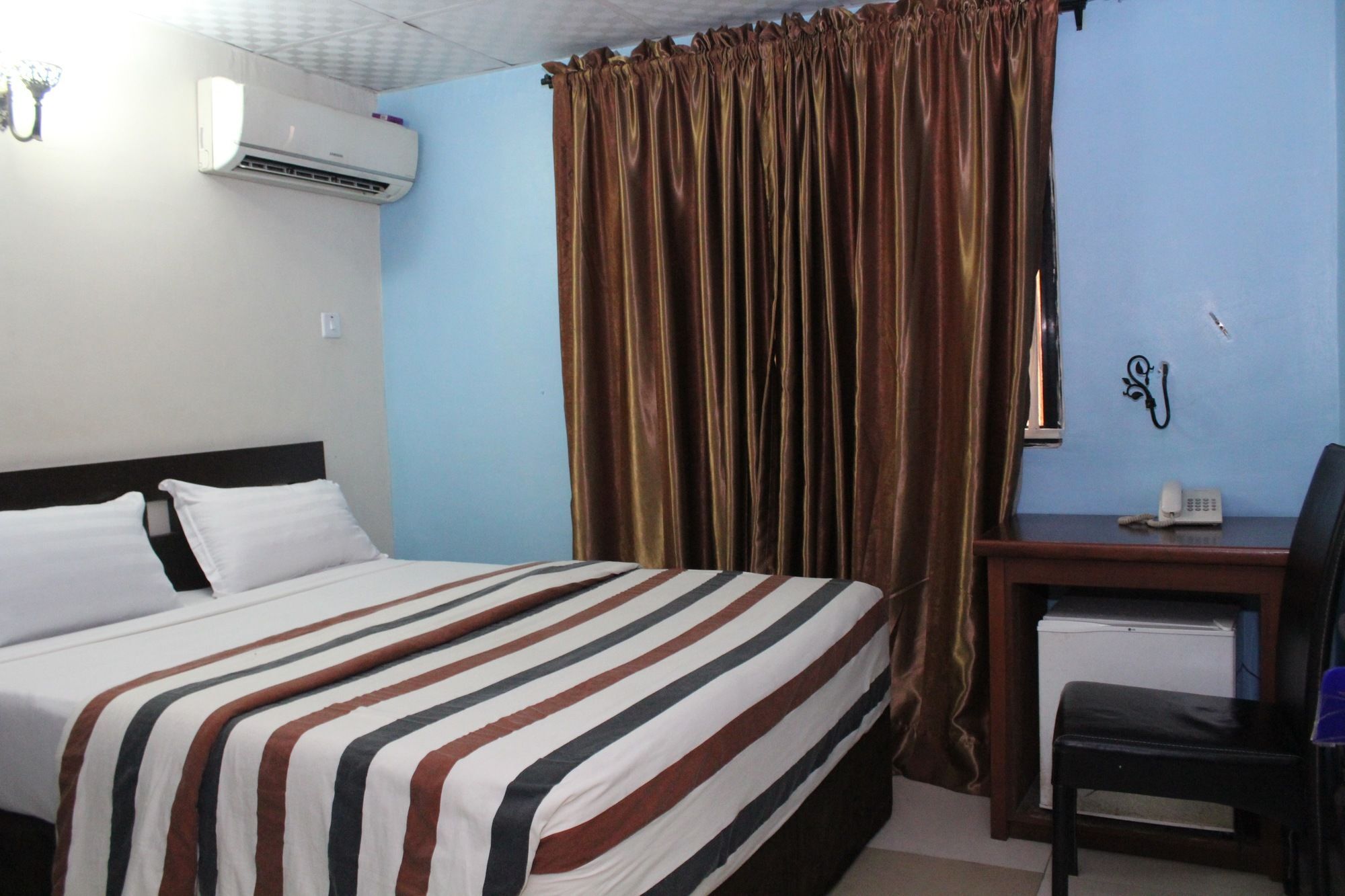 Bluespring Hotel Maryland Dış mekan fotoğraf