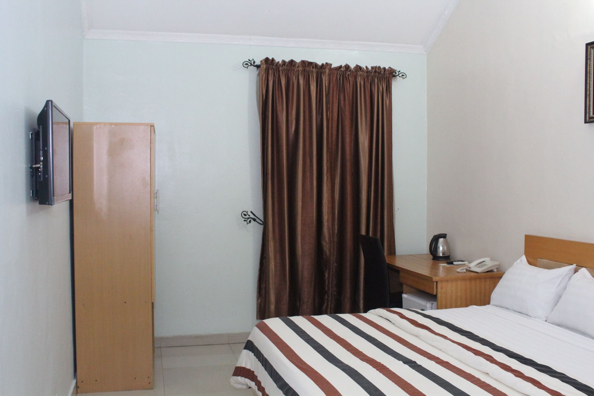 Bluespring Hotel Maryland Dış mekan fotoğraf