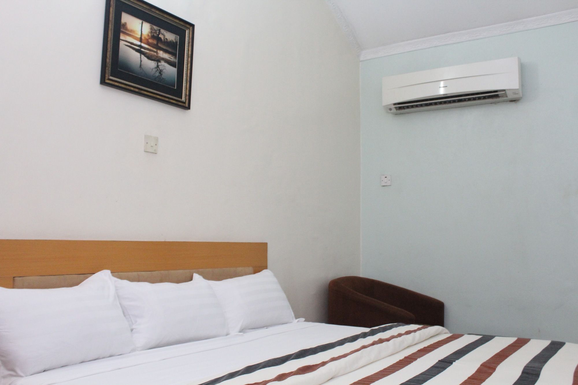 Bluespring Hotel Maryland Dış mekan fotoğraf